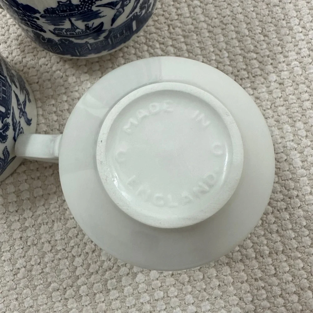 Vintage Blue Willow Tea Cups Set of 4‎ Made in England Blue White Chinoiserie